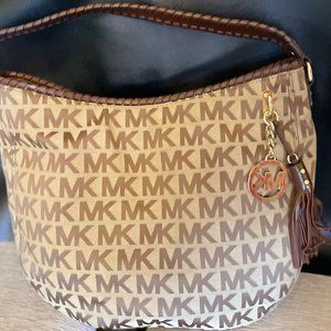 Michael Kors Bennet Hobo Bag signature colors